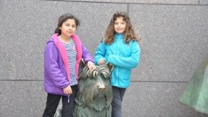 Katie And Emily At Roosevelt Memorial 300x199